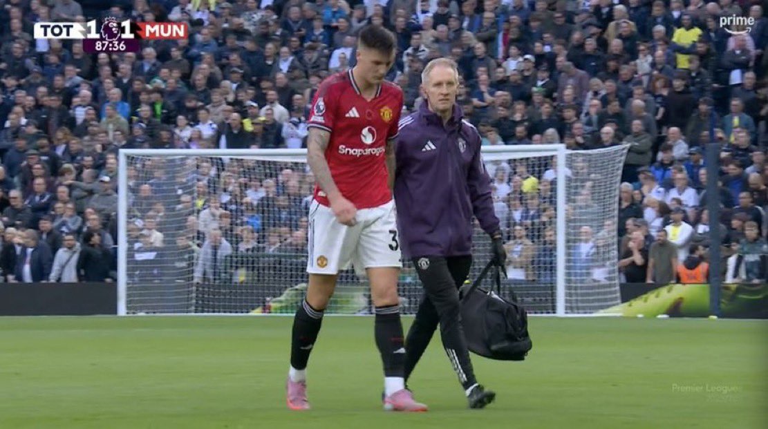 Y’all giving up on him so soon like Isak isn’t struggling at Liverpool.. 

make sure you stay at that side when we chasing the golden boot