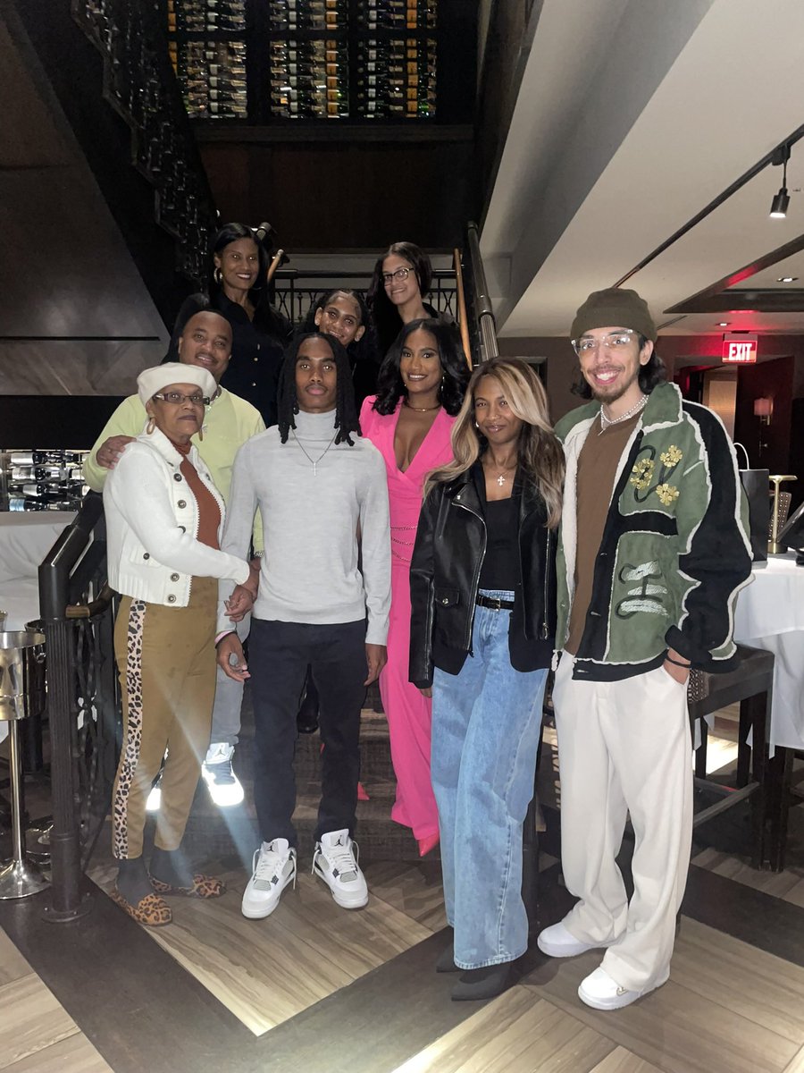 DJQUICKSILVA's tweet photo. Still can’t believe the prince turned 18 yesterday 😩😩

Happy Birthday Son @dj_saucegod 

#TheSilvas 👑 #FamilyHustle #QuickSilva #DjSauceGod #AshleySilva #AshtonMonroe https://t.co/aXgplgGL2k