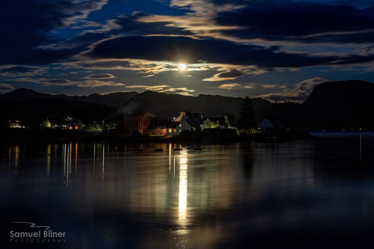 kmacraeplockton's tweet photo. Moonrise in Plockton last night.
Taken by @SBPhotogrphy https://t.co/OoIZiLlcTD