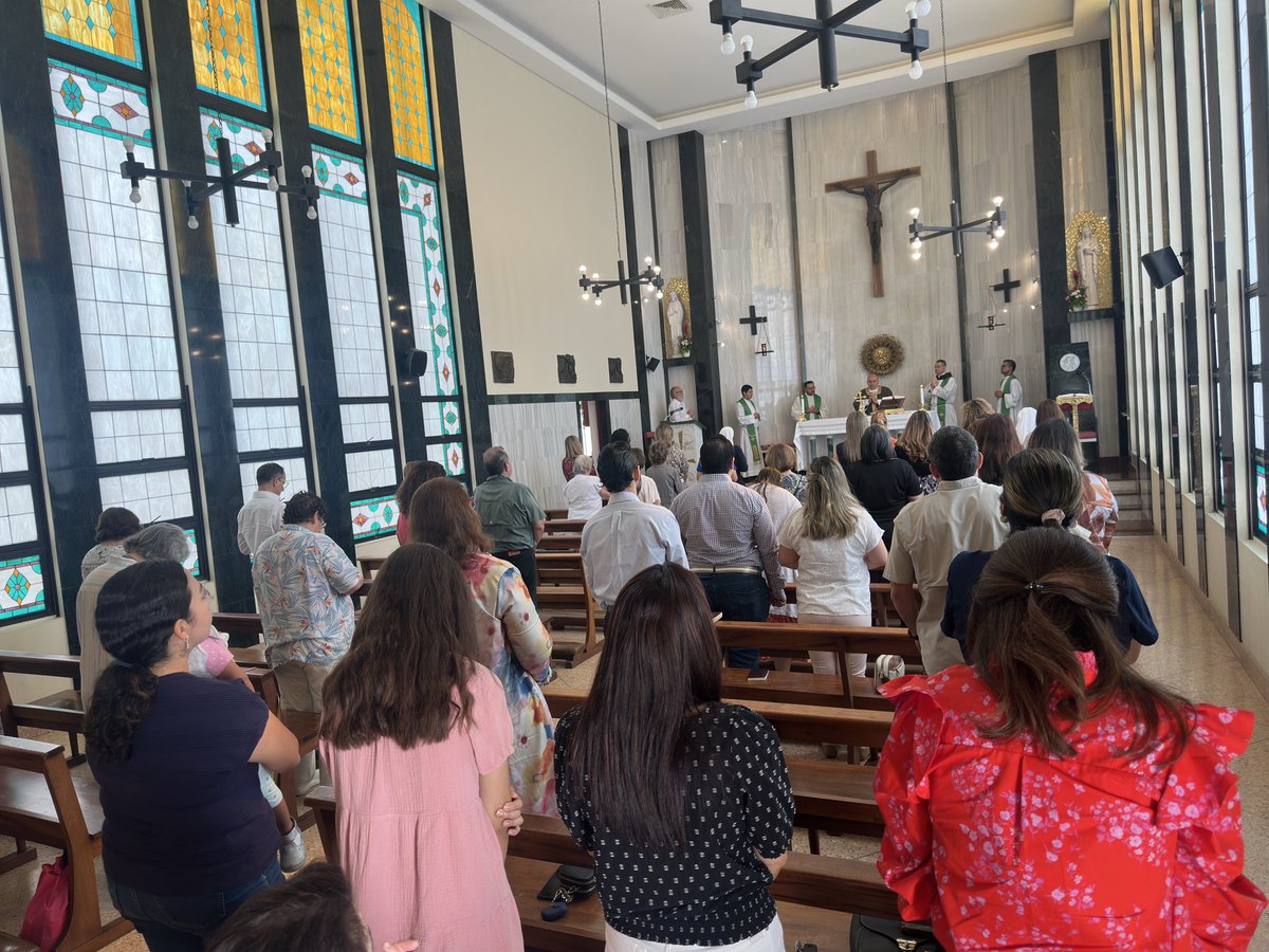 Celebramos 35 años del Centro de ayuda de la mujer embarazada desamparada(CAM),una obra que ha acompañado y salvado 12,000 vidas del aborto en El Salvador.
Damos gracias a Dios por cada mujer que ha dicho ¡Sí a la Vida! 🙏
#CAM35Años #SíALaVida #Provida #ElSalvador