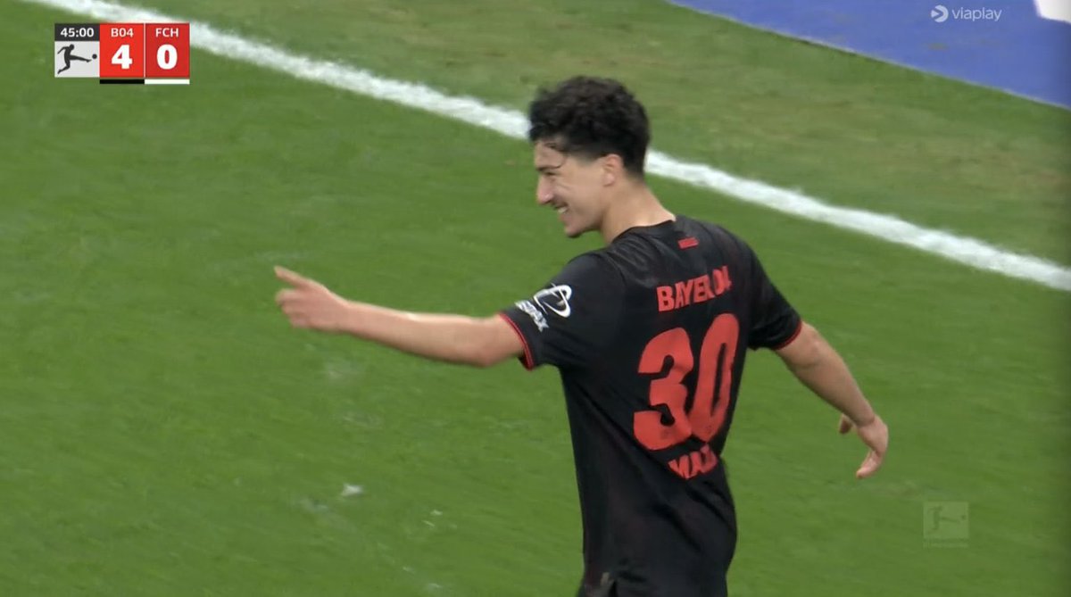 أناااا في قمة السعادة، انا في قمة النشوة.

وأخيراً نقدر نقول ولادة نجم جديد في باير.