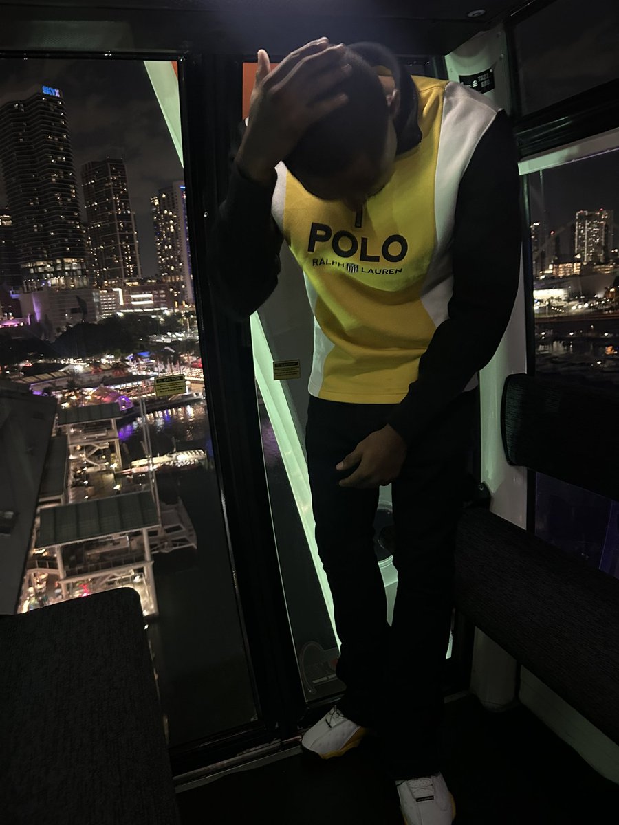 Damekoo_'s tweet photo. Stress free, can’t give away my energy ⚡️ https://t.co/I2FLLQQvwH