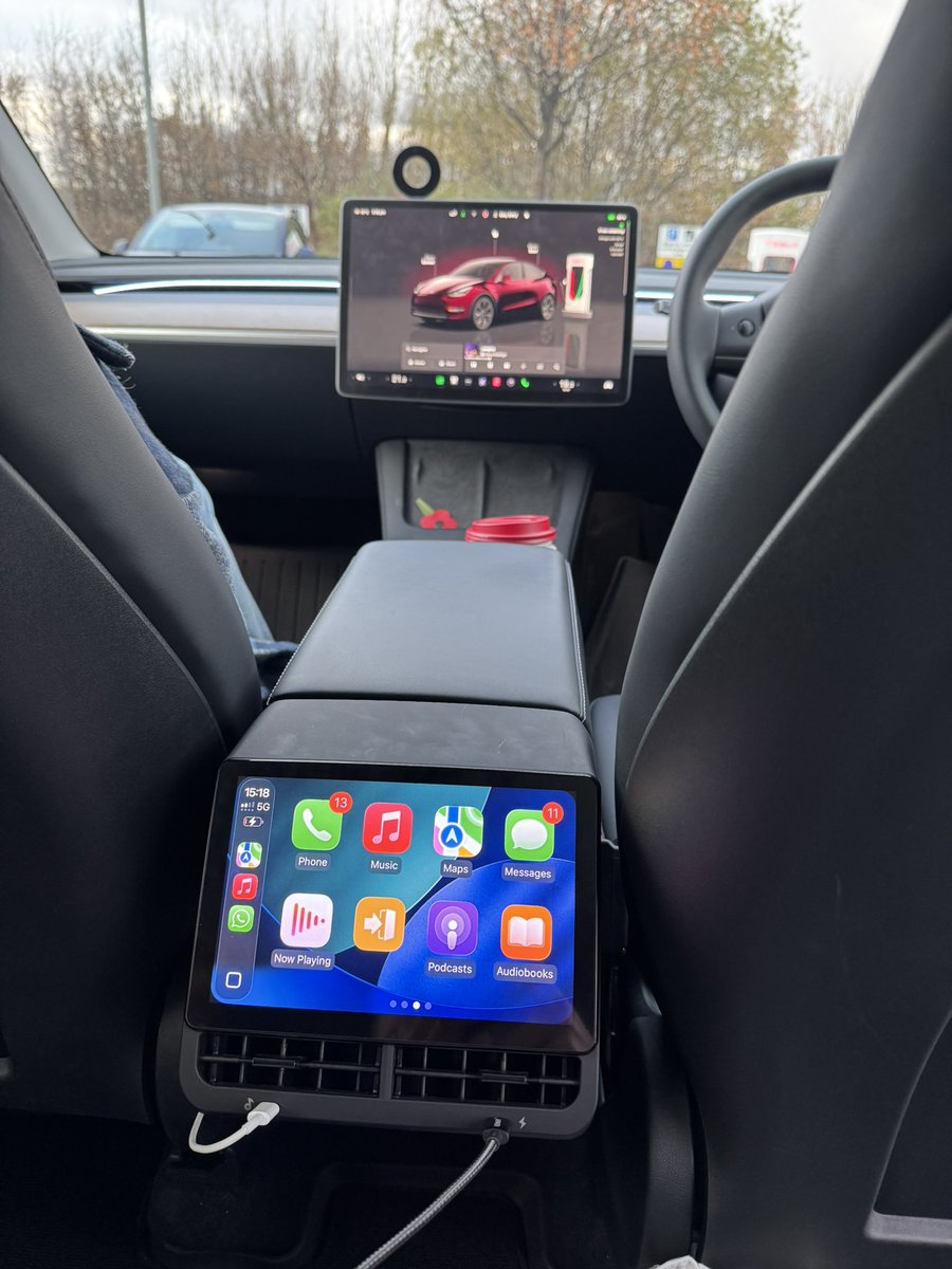 TeslaFamilyYT's tweet image. We have Carplay! 

My 10 year old niece sorted it out. 🙃