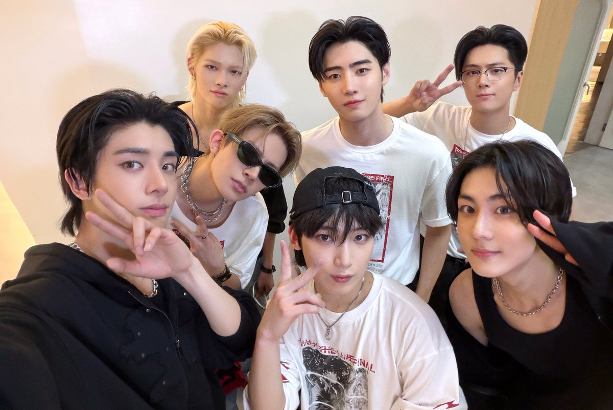 lheesoftie's tweet image. 1 RT = 1 VOTE
1 REPLY = 1 VOTE

my #2025MAMAVOTE is for #ENHYPEN