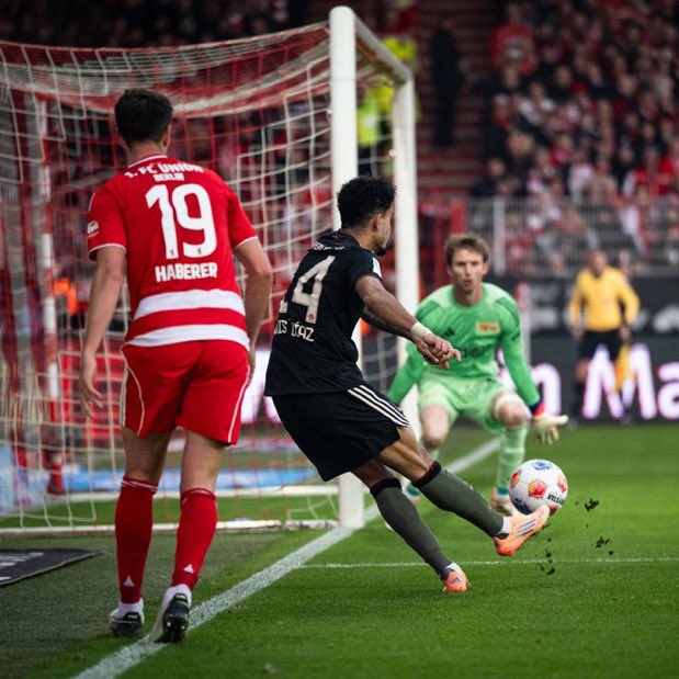 MusialaEra's tweet photo. Football is all about the ideal system and environmemt. Luis Diaz has always been a phenomenal player but is shining more for Bayern because his teammates are unselfish and great + Kompany has built the ideal system. Lucho made the best choice of his career https://t.co/9bs0zUygPU