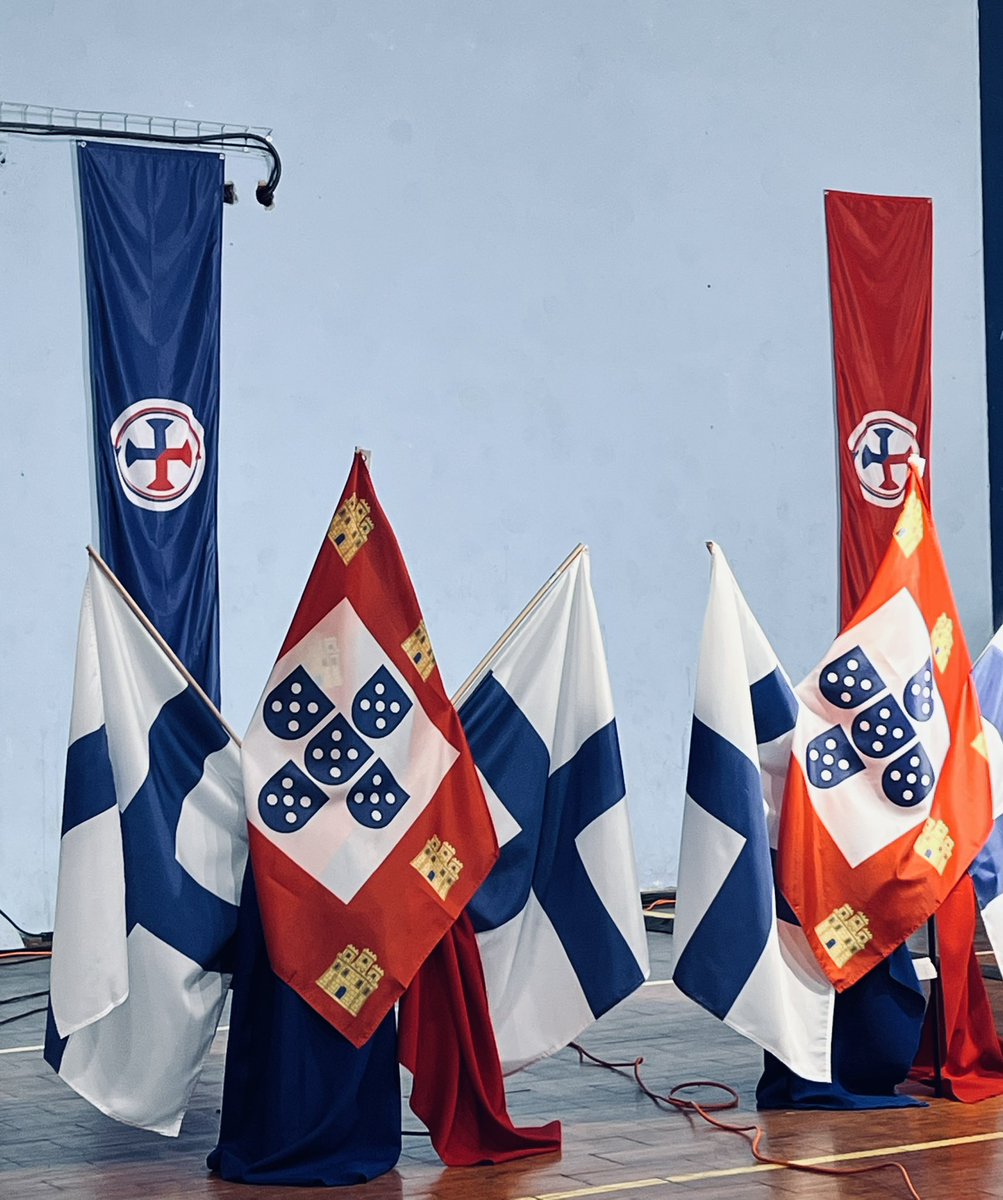 Aesthetics on point at the Reconquista conference.

Vamos Ganhar