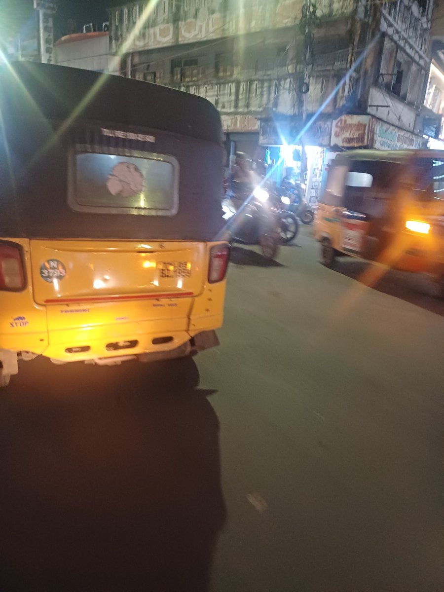 SIvachitha's tweet photo. @ChennaiTraffic 
Auto No: TN05BZ1959
Driver drove rashly and tried to hit my vehicle. Even after warning, he again threatened us and used abusive words.
Location: Old Washermenpet, near Maharani Theatre bus stop
Time: 8 Nov 2025, around 8:35 PM
Kindly take necessary action. https://t.co/s0GMZ2wV4v