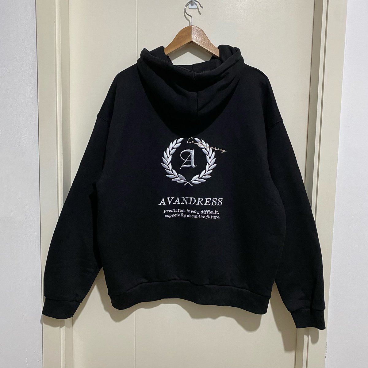 koffwhitesecond's tweet photo. AVANDRESS HOODIE ☆ งานแรร์แบบที่เจโน่ใส่ สีดำสนิทตอนนี้คือหายากมากก เท่มากคับ สภาพใหม่ 10/10

♡ อก52 ยาว28
♡ 680 บาท รวมส่ง

#สเวตเตอร์เกาหลี #ส่งต่อเสื้อผ้า #ไอดอลใส่ #ส่งต่อเสื้อผ้ามือสอง #ฮู้ดมือสอง #ส่งต่อstylist #NCTDREAM #พรีออเดอร์เกาหลี #เสื้อยืดเกาหลี #avandress https://t.co/XQu8lVzOVU