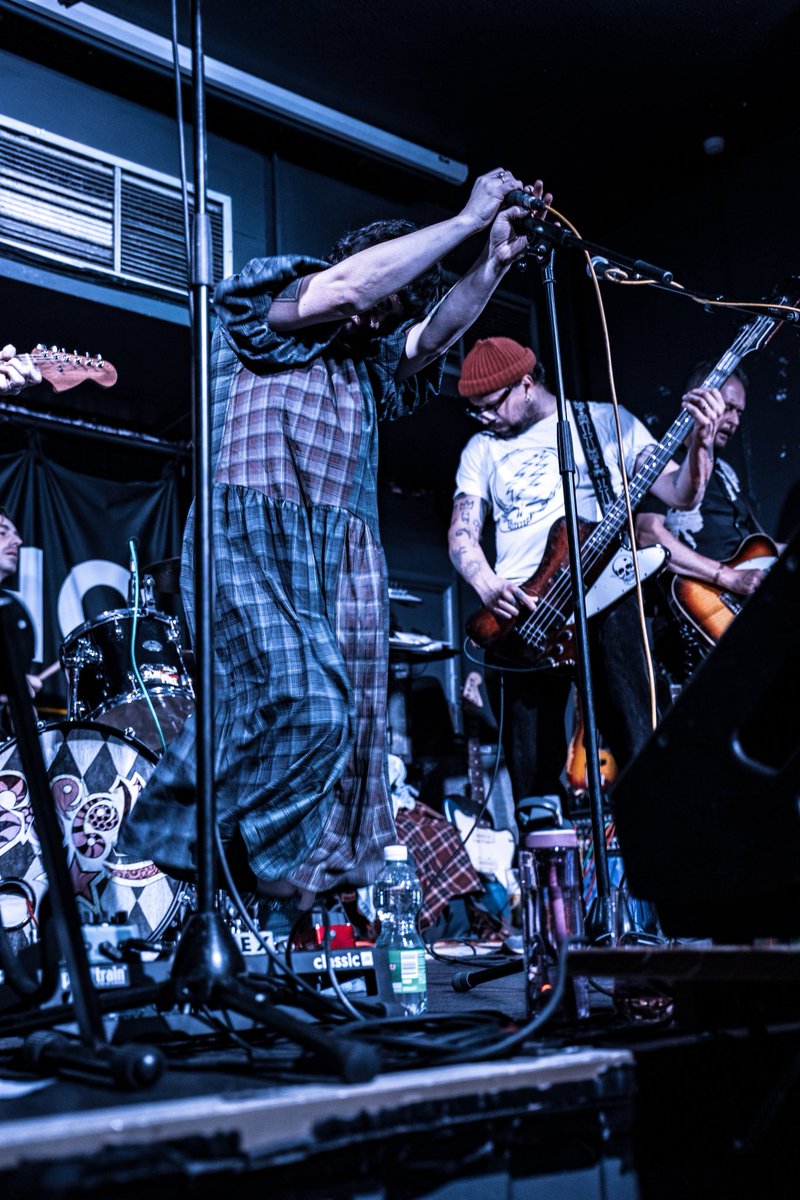 theaugustlist's tweet photo. Thanks to everyone who packed out the  @TheJerichoTav on Thursday! Big love to @beddband for putting it all together and launching their awesome new album ‘Do Not Be Afraid’ while we launched our new EP. Fun was had😻

Photo 1 by @ianhanhamphotos 
Photos 2-4 by @pittoad https://t.co/e8lNXHiCII