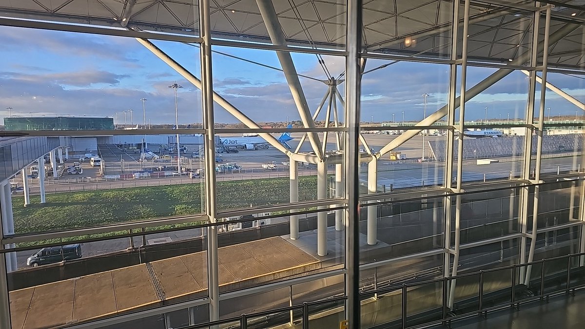 AJS_2010's tweet image. Incoming 🇵🇹