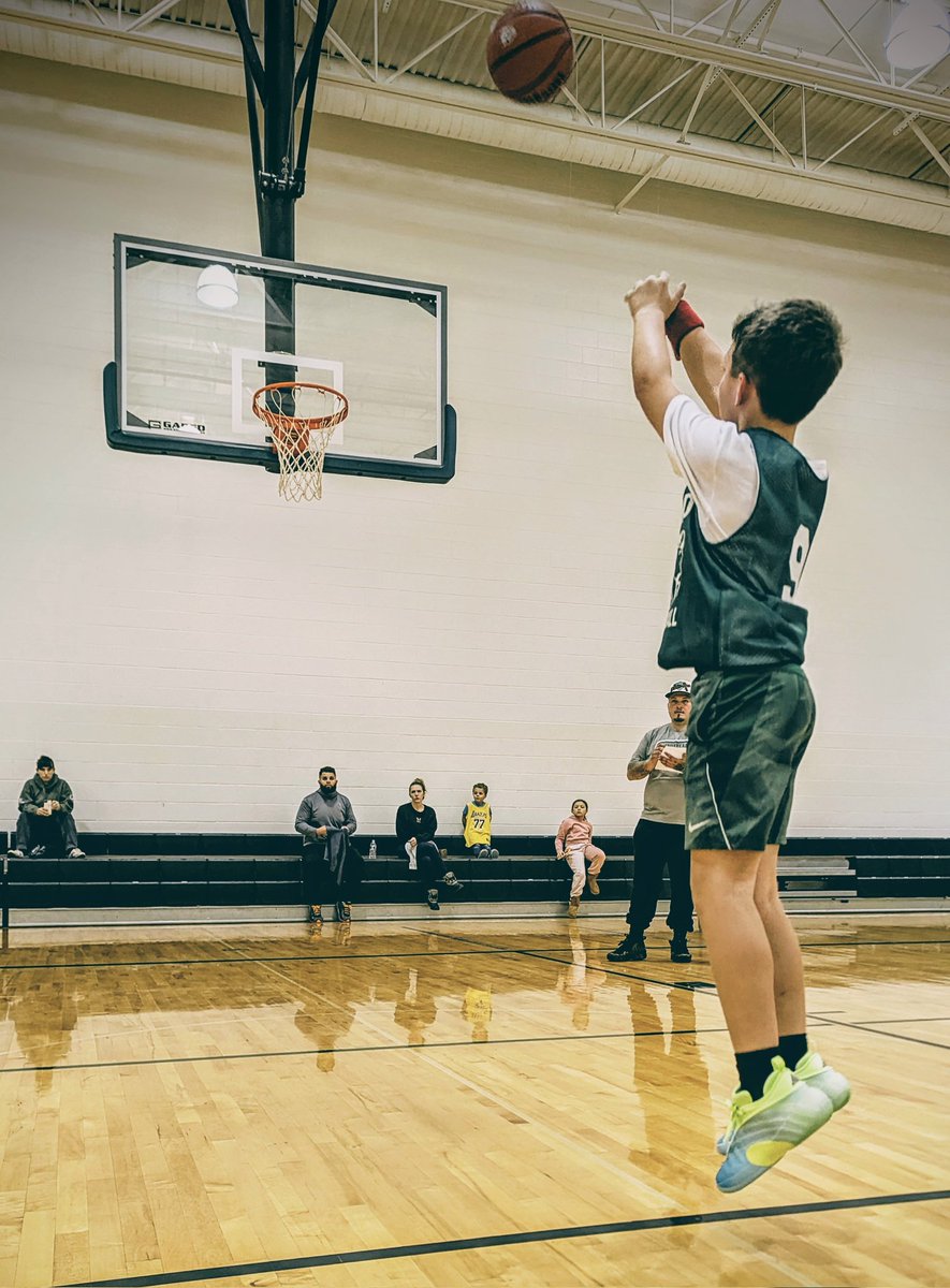 CDBL6's tweet image. In the gym...getting better.

Juniors begin today at noon!  We are pumped!!💪😎👍