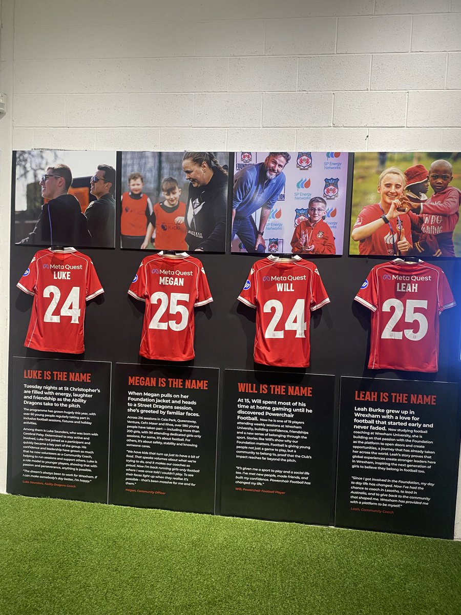 LukeSaunde1572's tweet image. A quick visit to TyPawb to see the Wrexham exhibition and now at the Racecourse watching the mighty reds, come on Wrexham 🔴⚪⚽