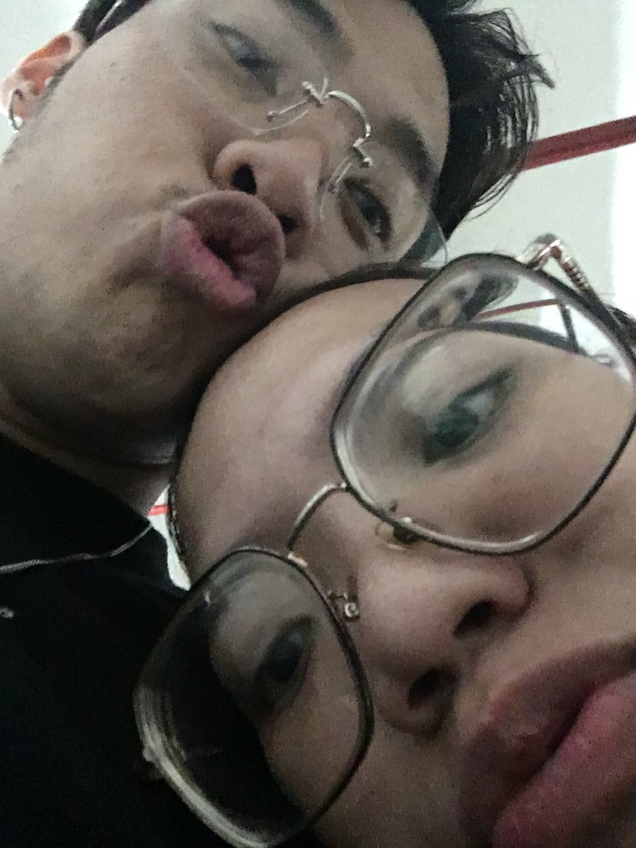 Heso_topic's tweet photo. I am very lucky to have her in my life and its sad that i've made a mistake and she is really pissed thats why i wanted to post this for a appreciation that she gave me and also the best GIRLFRIEND IN WHOLE DANG WORLD!!! Thank youu 😭😭😭 https://t.co/w18XfbjNio