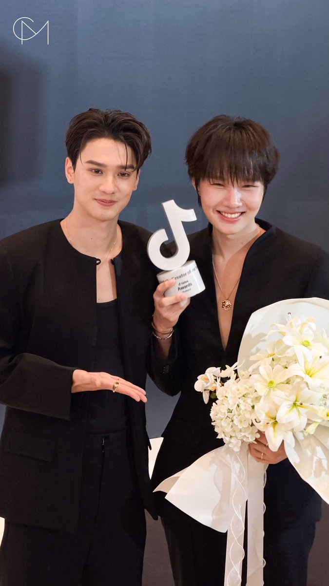 flowerknows614's tweet image. พี่เก่งหอบช่อทิวลิปขาวมาให้น้องจริงว่ะมึง เชี่ย 😭 ตื่นมาโหวตเขาทุกเช้า บู้สโหวตเขาทุกคืน ตื่นยันนอนจริง ๆ คนคนนี้รักเธอมากกว่าผู้ใดจริง ๆ นะน้ำปิง 😭😭😭

HARIT NAMPINGSTER TIKTOK25
#TikTokAwardsTH2025xDMD