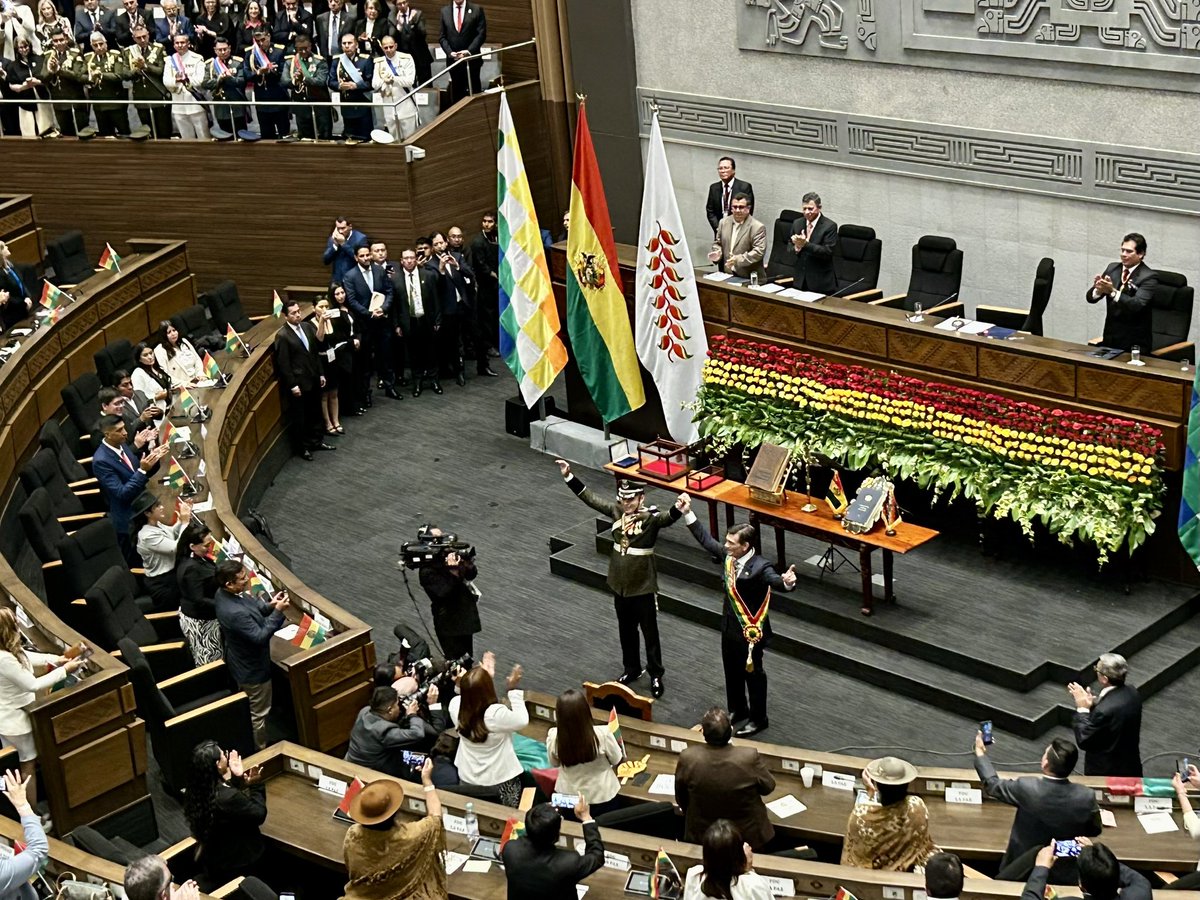 Es un gran privilegio representar a Canadá 🇨🇦 en la ceremonia de posesión del presidente <a href="/Rodrigo_PazP/">Rodrigo Paz Pereira</a>  🇧🇴   
🇧🇴 and 🇨🇦 have maintained strong social and economic relations with Bolivia. We are looking forward to accompanying the government of Bolivia in its historical transition