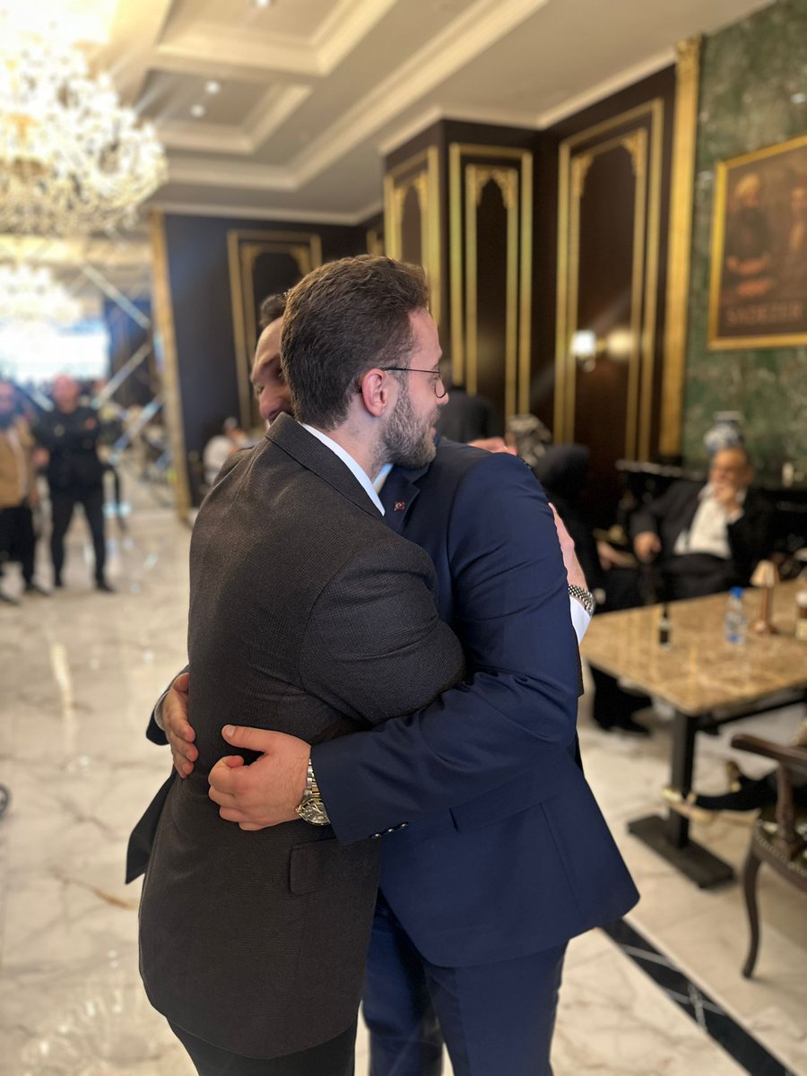 Faaliyetlerimizin en güzel yanlarından biri de; bir araya gelen değerli dostların, ortak hedefler doğrultusunda yeni iş birliklerine imza atması…

Bugün, Başkan Yardımcım Onur Çapkan ile üyelerimiz Metin Yusuf Kirazoğlu ve Can Ahmet Çakmak’ın Sadezer Baklava İstanbul’un açılış