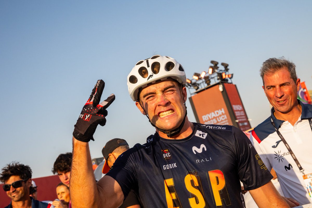 Pilar_Alegria's tweet photo. Tenemos flamante tricampeón y bicampeona del mundo de trial.

Alejandro Montalvo y Alba Riera.

Y también, subcampeones: Eloi Palau y Vera Barón. Con la plata de Julen Sáenz de Ormijana el #TeamEspaña cierra un mundial redondo.

¡Enormes! https://t.co/XsclMkJQFH