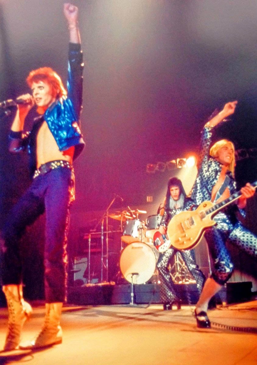 Weekend mode: ON 
#BowieForever