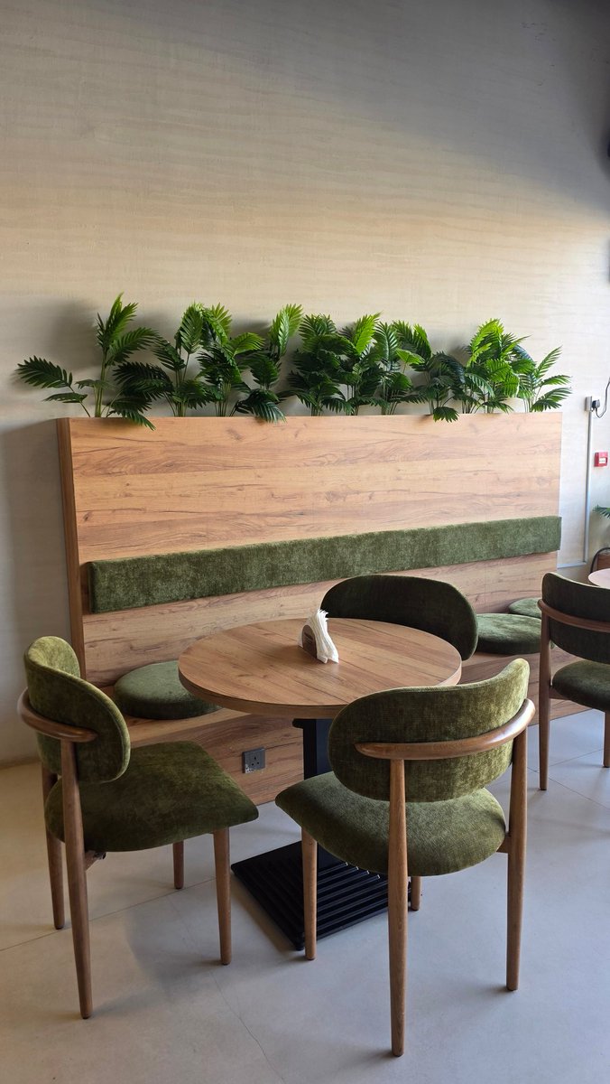 اهلا و سهلا من #جديد_الرياض 
بيكري MIAM BAKERY 
بحي الياسمين بجلسات داخلية خارجية للكل 
طلبت
بيجل بيض ٢١ريال
دانيش جبن عسل ١٦ريال
دانيش جبن طحينية ١٦ريال
شاي ٩ريال
المكان اجواءه حليوه والخدمة جيدة
 والتجربة بالمجمل زوينة
#تجربة_شخصية