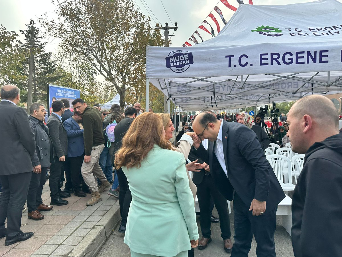 ergnkaymakamlik's tweet photo. Ulaş Mahallemizde, bağışçı Fevzi ve Aynur Atlı'nın vefat eden kızları Fatma Atlı'nın aziz hatırasını yaşatacak, Ergene Belediyemizin katkılarıyla yapılacak Aile Sağlığı Merkezi'nin temeline ilk harç dualarla döküldü.
İlçemize hayırlı olsun. ++
@kadirdumankd https://t.co/Rm8S2b3hcx