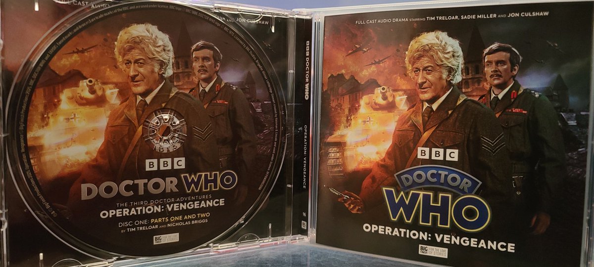 TheMetalWhovian's tweet photo. #NewProfilePic is my current #BigFinish listen, "The Third Doctor Adventures: Operation: Vengeance" by Tim Treloar and Nicholas Briggs.
#DoctorWho #3rdDoctor #SarahJaneSmith #TheBrigadier #PhysicalMedia https://t.co/qG0dGhso6M