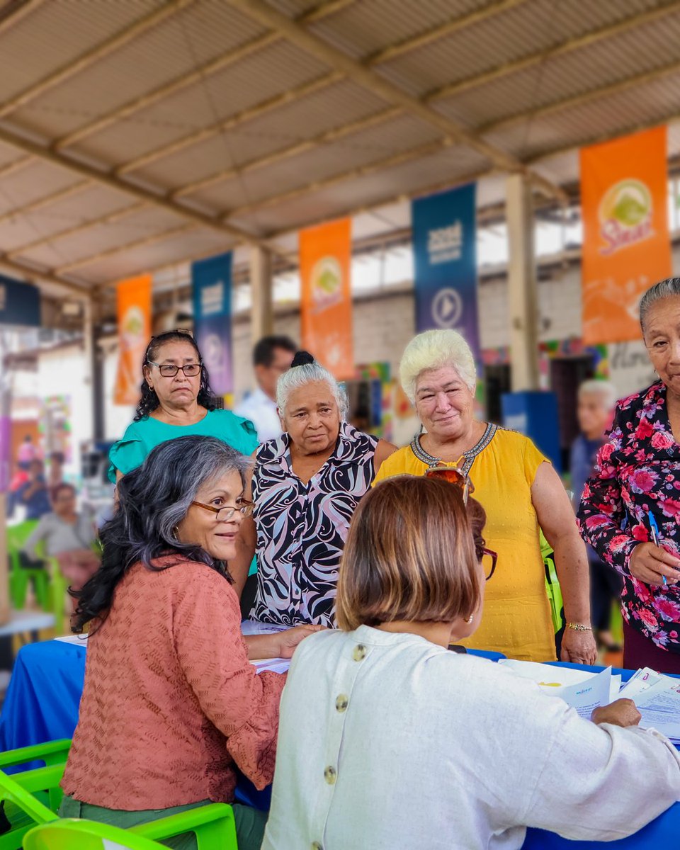 RedMujeresSV's tweet photo. ¡Inversión en Sueños: $17,873.98 para el Futuro de 34 Emprendedoras! 💖
 "Fondo de Capital Semilla El Salvador: Ampliando Oportunidades", de RED MUJER-ES y Pro Mujer, celebramos la 3ra Entrega de Capital Semilla en Especie.
#CapitalSemilla  #REDMUJERES #ProMujer #ElSalvador #Mype https://t.co/gYKV5e3Jw9