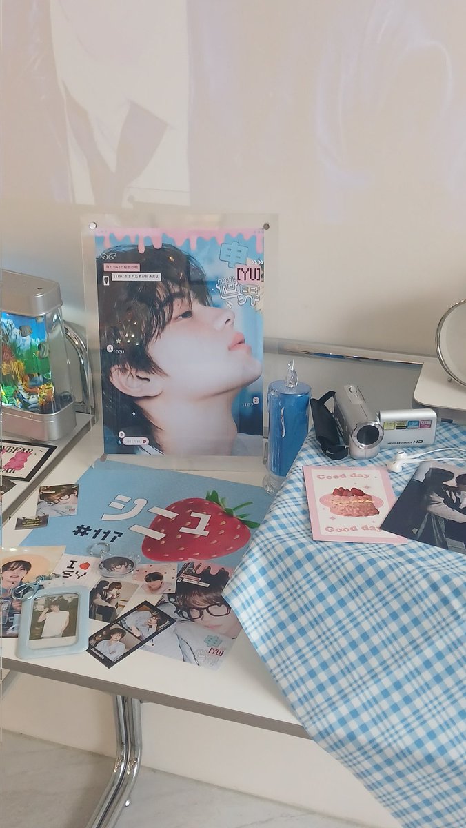 jaemmin_id42411's tweet photo. #여기는_신유세계

캐릭터들이 많아서 너무너무 예쁘고 인생 첫 생일카페를 정말 아름답게 장식해주엇던...♡ https://t.co/Mcuk0CnqJL