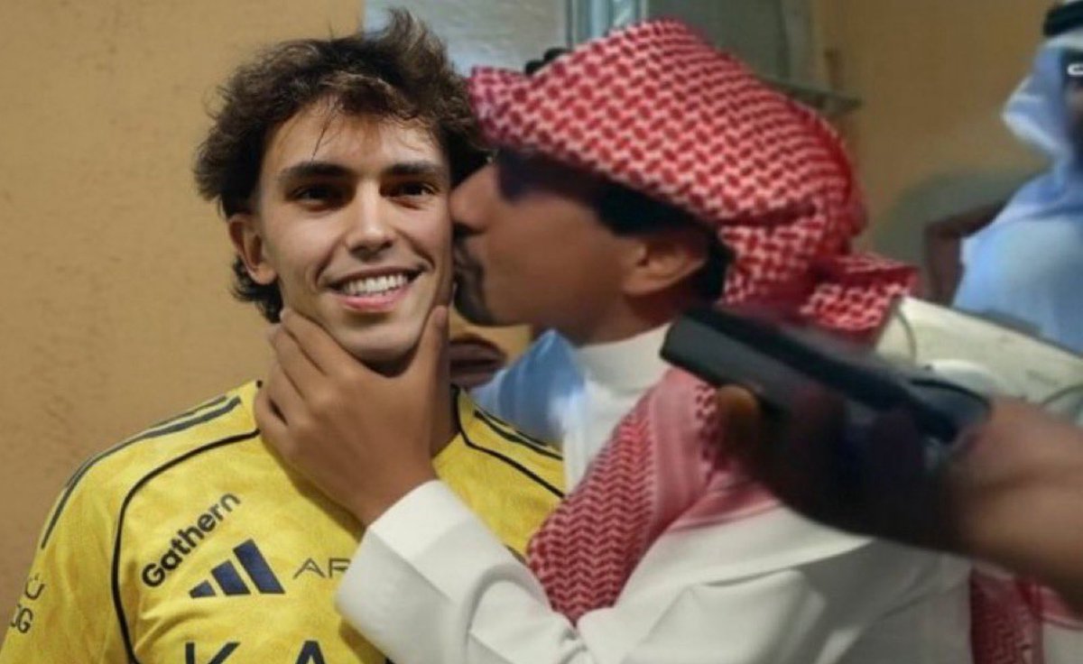 ياااااااااااافيليكس 💛💛💛