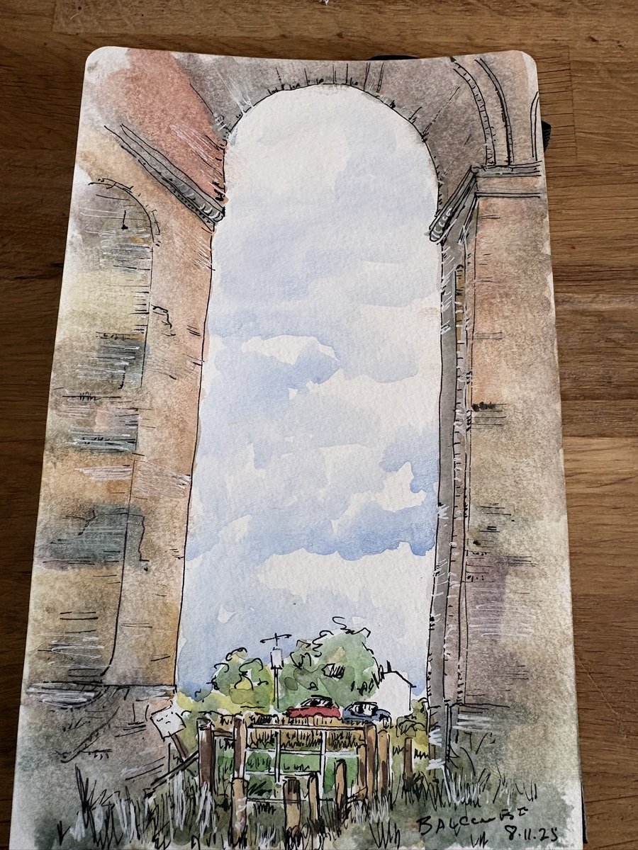We went for a walk around the Ouse Valley Viaduct, built in the late 1800’s and still in use.  Difficult sketch while standing and looking up 😀

#Balcombe #ousevalleyviaduct #viaduct #sussex #architrcture #art #sketch #watercolour