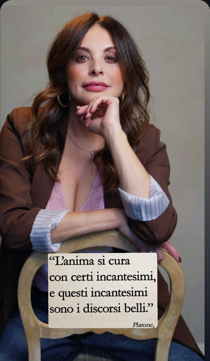 Questa frase fa bene a tutti, a chi vuole fare il corso e a chi no.
Le parole belle curano l'anima.
E quando sei a corto di cose gioiose, nutriti di arte, di film belli, di bellezza vera. #corsodirecitazione #elenarussoattrice  #souljourney #anima