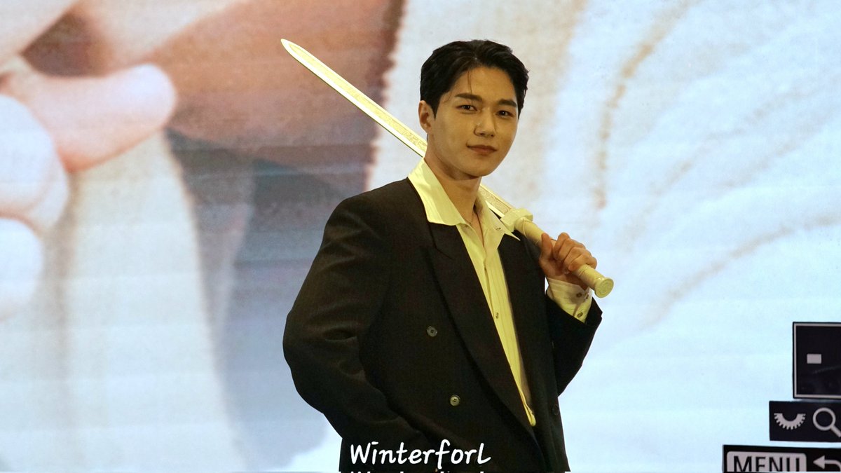 WinterforL's tweet photo. 25.11.08 #The_Moment_in_Shanghai Pre

#김명수 #KIMMYUNGSOO #キムミョンス #엘 #L #金明洙 https://t.co/wxmVkeNgk9