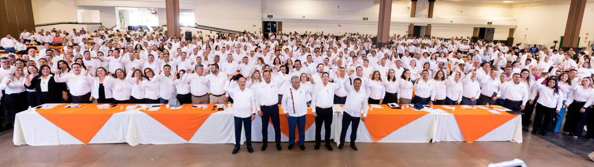 Confía el líder del #SNTE, Mtro. Alfonso Cepeda, en que <a href="/Mx_Diputados/">H. Cámara de Diputados</a> apruebe las reformas que salvaguardan la autonomía sindical. Actores ajenos nunca más podrán interferir en las decisiones de sindicatos, dijo en un encuentro con <a href="/SNTE_Seccion28/">SNTE Sección 28</a> y <a href="/SNTE54mx/">Sección 54 del SNTE</a>.