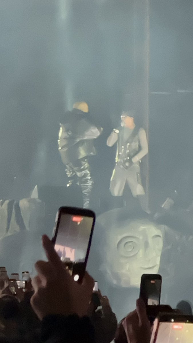 KyonKyonACE's tweet photo. Travis Scott とYe！
もちろんぶち上がりました。
一生のうちに一回あるかないかのLiveだったと思います。
満足度高すぎです。 https://t.co/8jMffCElqM