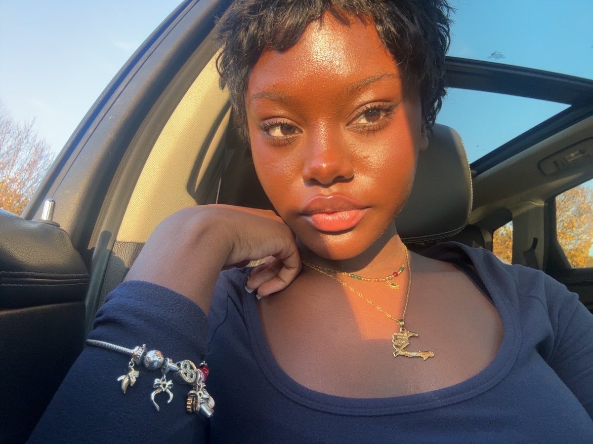 jaen2de's tweet photo. a pixie cut was made for me 🤭 https://t.co/KaFQYMBOux