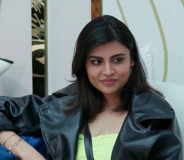 news_all4's tweet image. 📊 Ranking Poll — Week 11

Like ❤️ &amp;amp; Retweet 🔁 if you’re supporting #MaltiChahar  in the #BiggBoss19 house!

🕘 Poll Duration: 9 PM to 9 PM (24 Hours)
(Only Likes &amp;amp; Retweets will be counted)
#BB19 #SalmanKhan