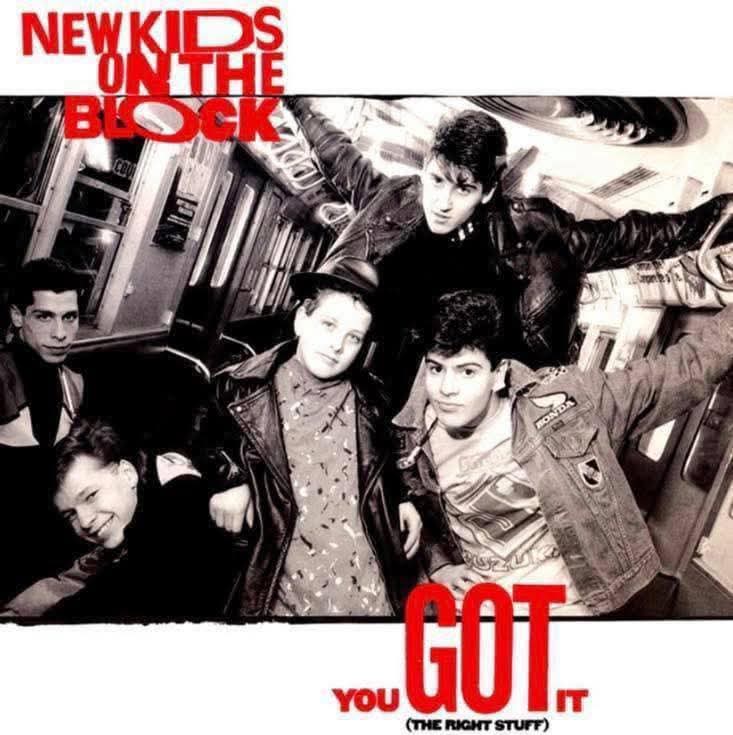 SweetmamaJJL's tweet photo. @DonnieWahlberg Love back at ya 💚💙 #BostonBlue #NKOTB #TheRightstuff #BlockheadLove and a reminder of flashback Friday... yesterday. https://t.co/MWj0IR97yH
