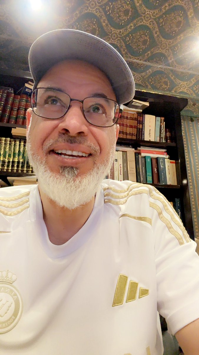 مبرووووووك لكل عالمي وعالمية على وجه الأرض، وفي الكواكب القريبة في نجومها، والبعيدة في مجرّاتها..
اللهمّ لك الحمد والشكر والفضل والمنّة