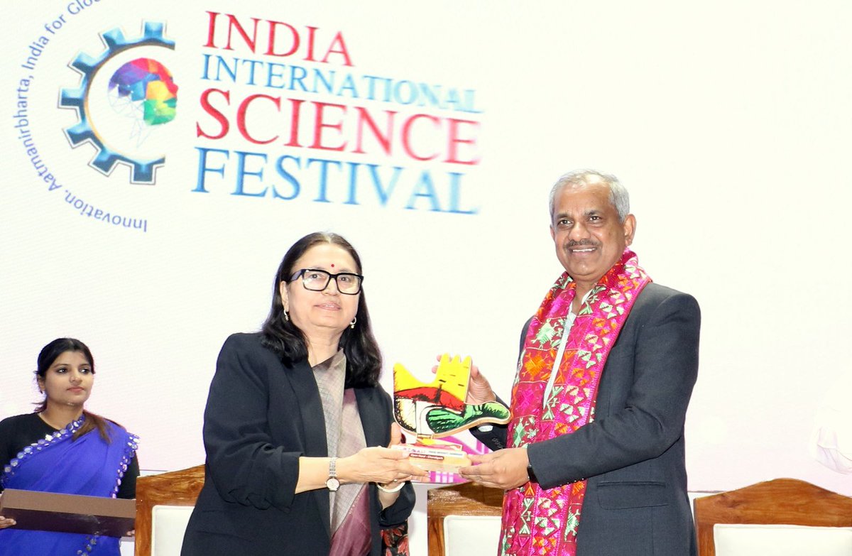 moesgoi's tweet image. The Curtain Raiser for the India International Science Festival (IISF) 2025 was held today at Panjab University. Dr. M. Ravichandran, Secretary, MoES addressed the gathering, highlighting the vision of “Vigyan Se Samruddhi&quot; and &quot;Atmanirbhar Bharat&quot;. 

The session also featured…