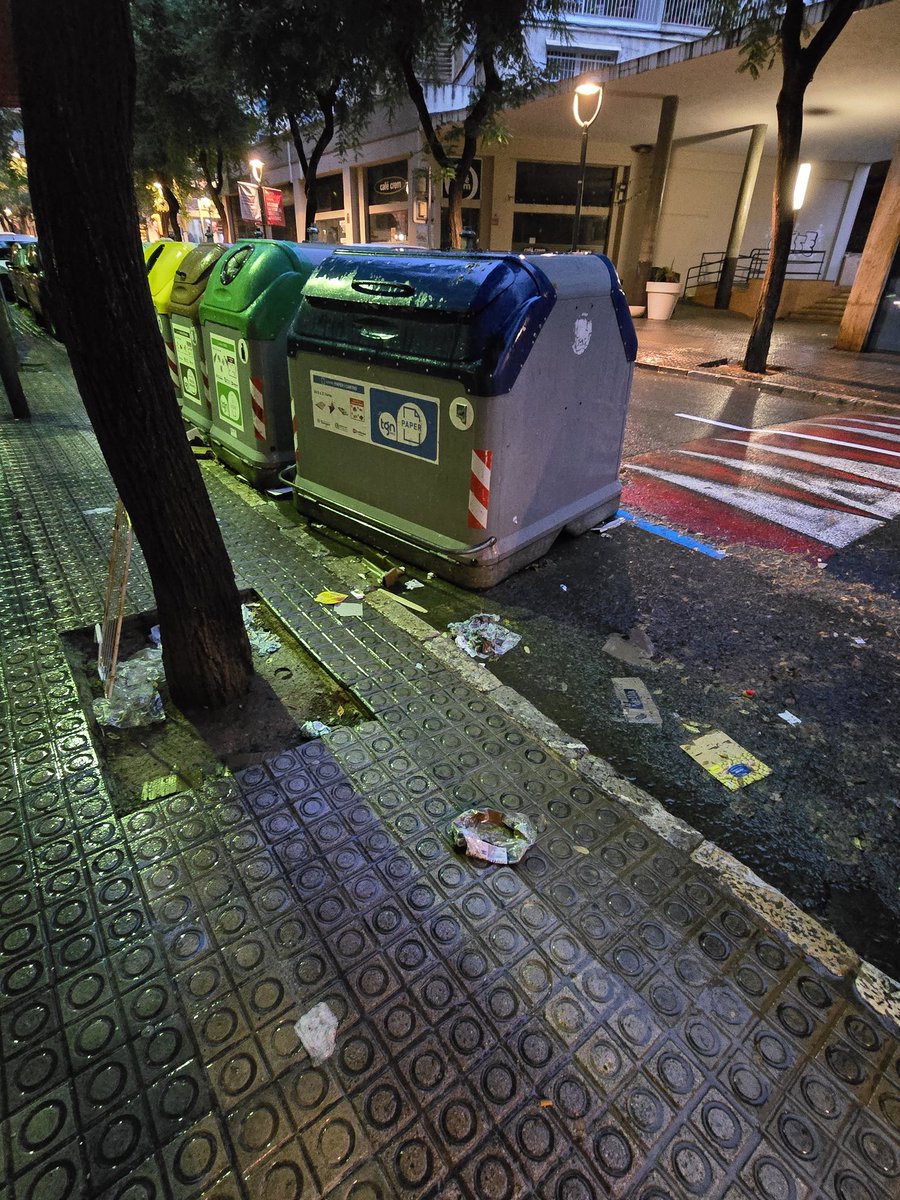 Empresa nova, la mateixa merda a la #TarragonaBruta 
<a href="/TGNAjuntament/">Ajuntament de Tarragona</a> a qui voleu enganyar?