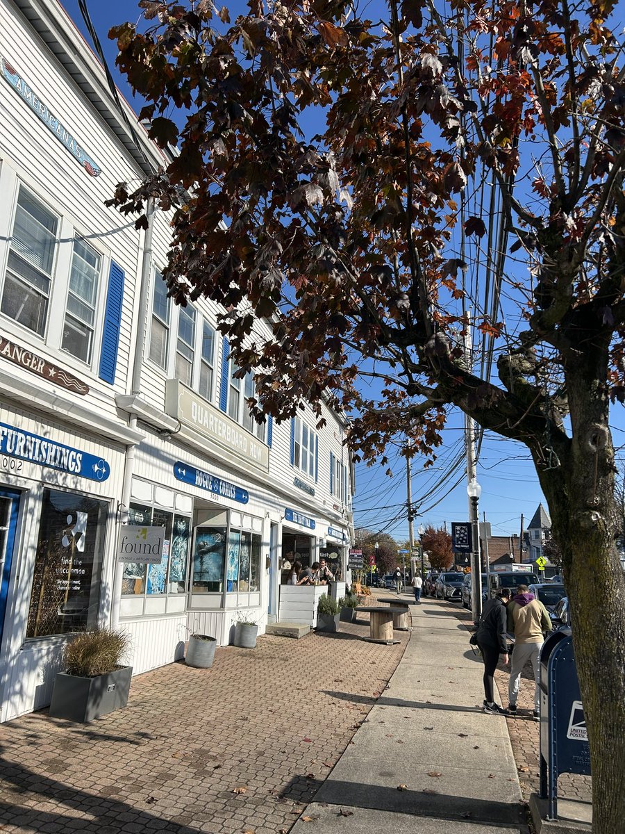 It doesn’t feel like November on my block.