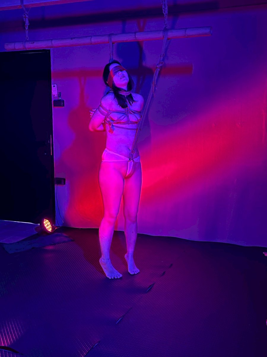 KinkyJelin's tweet photo. แกล้งเค้ามันสนุกมากเลยเหรอคะ 🥹🥹🥹
Rigger: @Destroy__Angel 
สถานที่: @Dangelstudio 
เจ้าของม๋า: @bbmalan @Babexxforsex 
สตูดิโอใหม่พี่พลอยแสงดีมากค่ะ แถมมีคานให้มัดแขนได้ตั้งหลายจุดเลย ชอบแสงที่นี่มากเลย ไว้ว่างๆ มาปล่อยรูปเพิ่มฮะ https://t.co/FytnA6zx0M