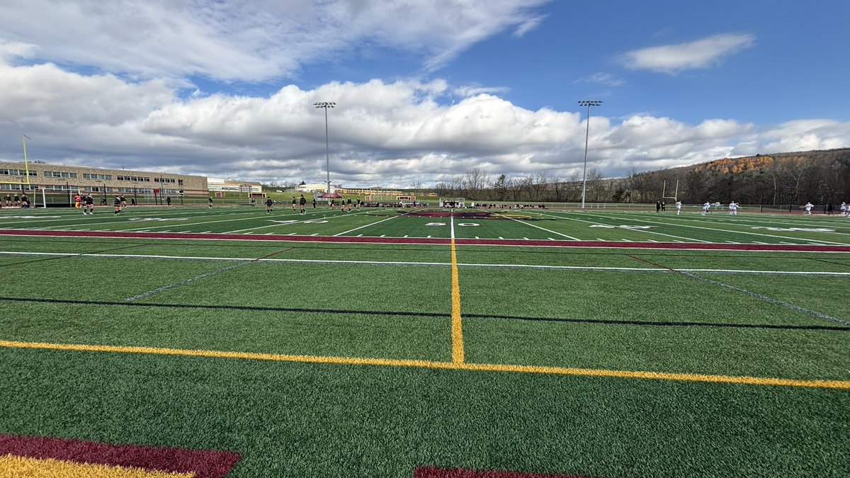 RickyMacPhotos's tweet photo. Windsor (Section 4) and Clarence (Section 6) warming up for their Class A Regional matchup in Whitney Point this morning. #WindsorVsClarence #SectionIV 🏑🏑 https://t.co/8z2Cij5alT