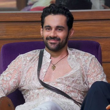 news_all4's tweet image. 📊 Ranking Poll — Week 11

Like ❤️ &amp;amp; Retweet 🔁 if you’re supporting #AbhishekBajaj𓃵  in the #BiggBoss19 house!

🕘 Poll Duration: 9 PM to 9 PM (24 Hours)
(Only Likes &amp;amp; Retweets will be counted)
#BB19 #SalmanKhan