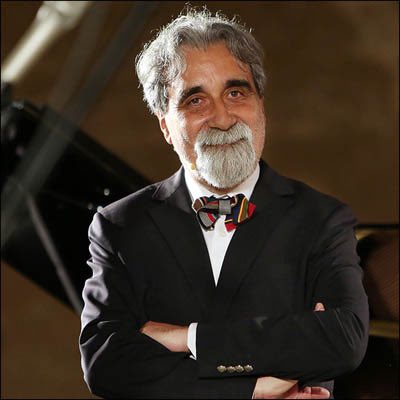 team_world's tweet photo. Dirige l'orchestra il maestro Beppe Vessicchio ♾️ Ciao Maestro 💔 https://t.co/pUlFiC2MAy