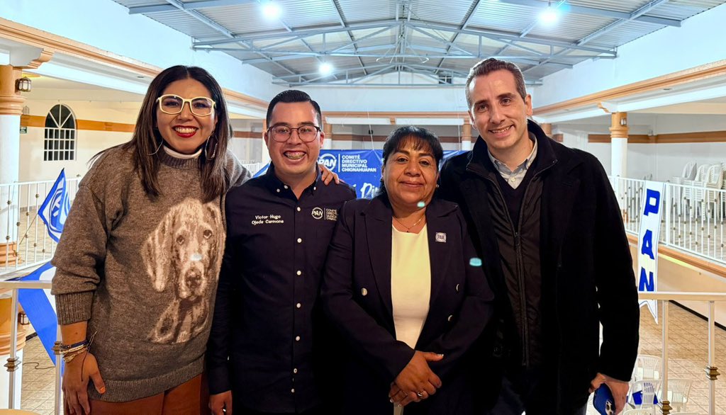 GenovevaHuerta's tweet photo. Recuperaremos la Sierra Norte. 🔥💙

Estuvimos en #Chignahuapan con mi querida amiga Irma Hernández y mi amigo Víctor Ojeda, quienes tomaron protesta como presidenta y secretario del CDM. ¡El @PANPuebla2427 está de pie, fuerte y unido! Vamos con todo, nada nos detiene. https://t.co/i6o1qYyUoy