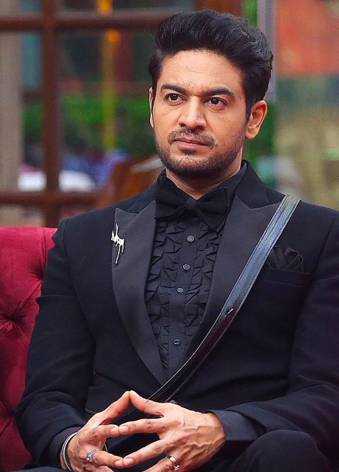 news_all4's tweet image. 📊 Ranking Poll — Week 11

Like ❤️ &amp;amp; Retweet 🔁 if you’re supporting #GauravKhanna  in the #BiggBoss19 house!

🕘 Poll Duration: 9 PM to 9 PM (24 Hours)
(Only Likes &amp;amp; Retweets will be counted)
#BB19 #SalmanKhan