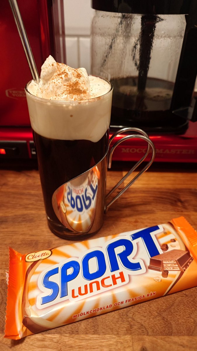 __M___A___X__'s tweet photo. #energyrefill ☕🍫😋 https://t.co/dp17PfwG2K