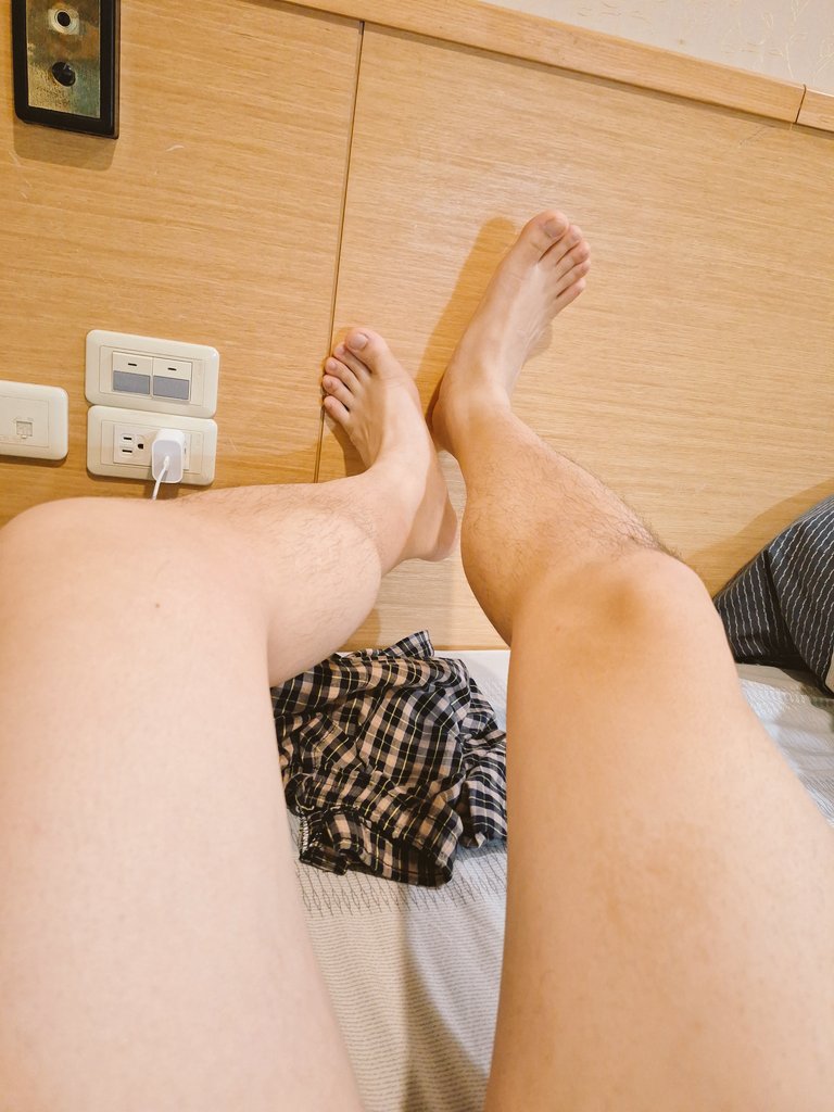 wfbiod1's tweet photo. 考完一定要找狗來調教“_”
#學生主 #男高 #sm #足控 #腿控 #主奴 https://t.co/3EEZaFrgDn