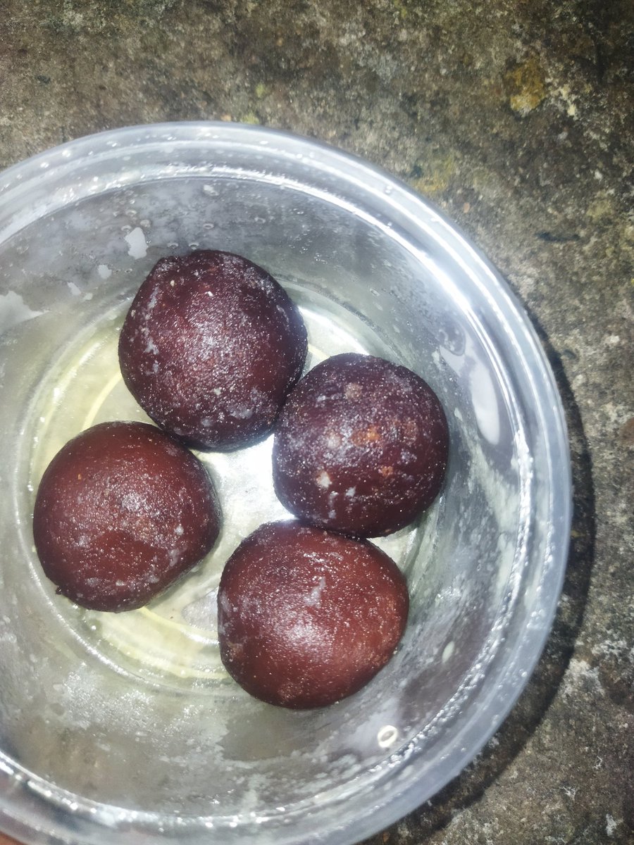 AmankumarSem12's tweet photo. @SwiggyCares What about current issue. How can you allow to sell these type of stale sweet https://t.co/JT0K9QKXph