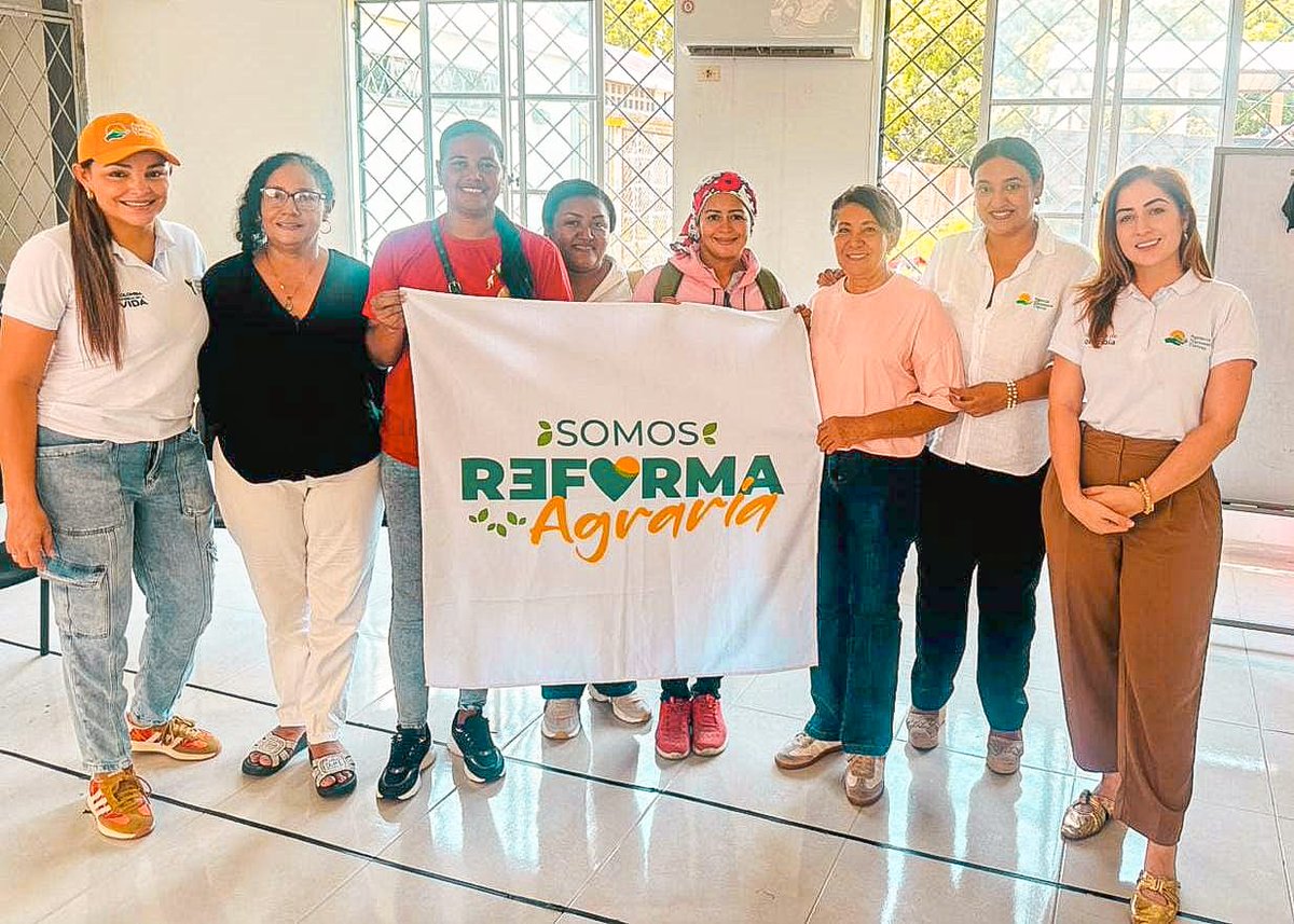 En San Juan del Cesar se fortalece la participación y liderazgo de las mujeres del campo con la creación del Subcomité de Mujer Rural, en el marco de la tercera sesión del Comité Municipal de Reforma Agraria 👩🏽‍🌾💪🏽

#ConDignidadCumplimos